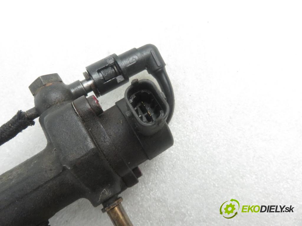 OPEL COMBO C CHLODNIA 2005 51,00 1.3 CDTI 16V - Z 13 DT 1248,00 Lišta vstrekovacia 0281002584 ; 46817523 ; 0445214044 (Vstrekovacie lišty)