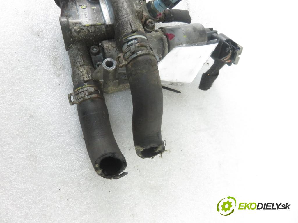 OPEL MERIVA A nadwozie wielkoprzestrzenne (MPV) (X03) HB 2006 77,00 1.6 16V 105 - Z 16 XEP 1598,00 obal termostatu 55559594 ; 72839100 ; 24445720 (Termostaty)