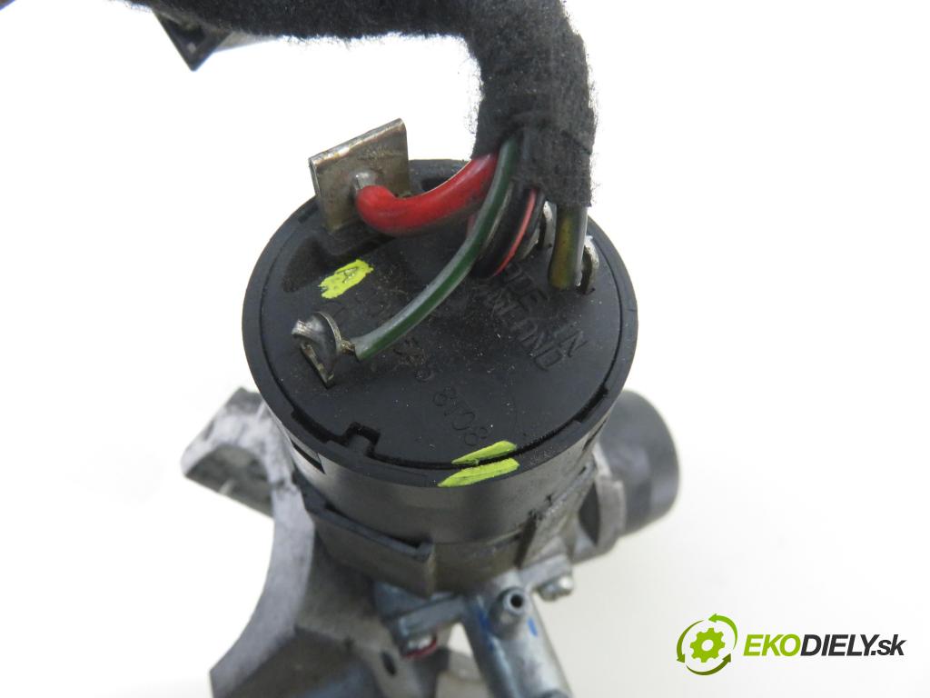 MERCEDES-BENZ SPRINTER 3-t Platforma / Podwozie (903) KABINA/PLATFORMA 1996 58,00 308 D 2.3 79 - OM 601.943 2299,00 spinačka 0005458108 (Spínacie skrinky a kľúče)