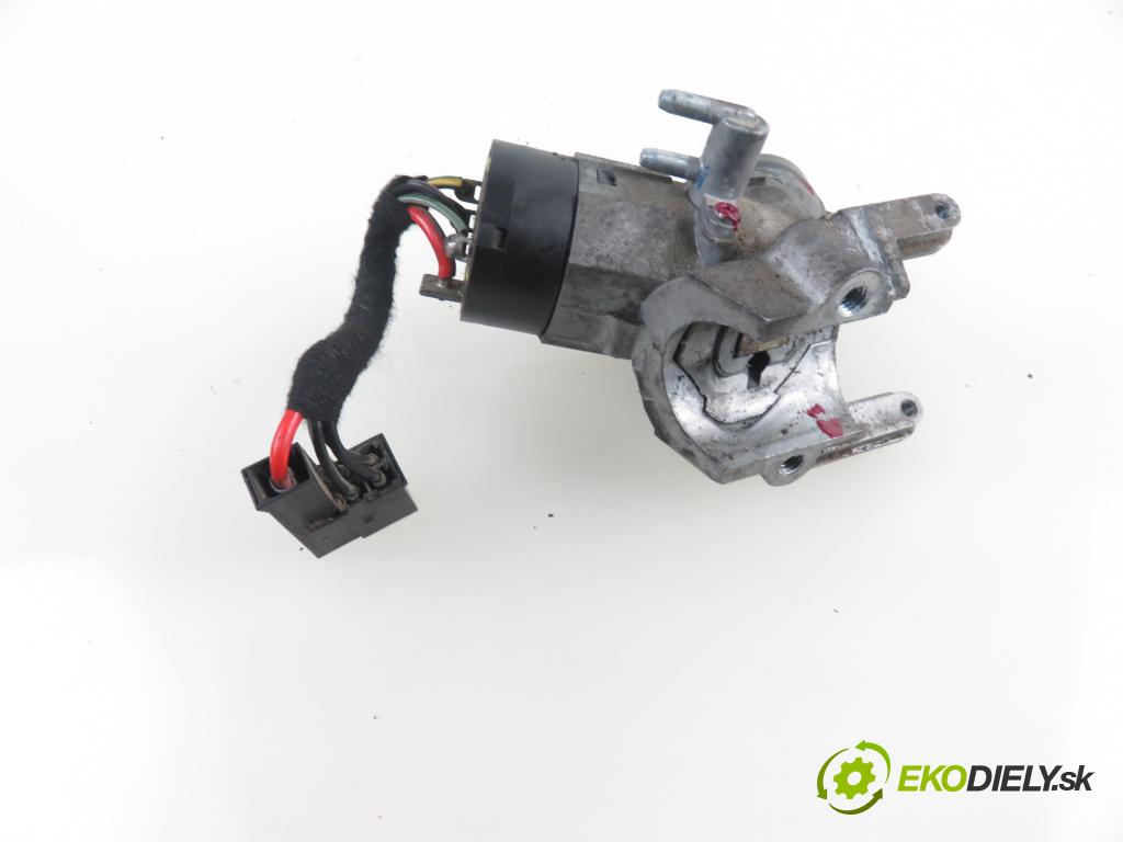 MERCEDES-BENZ SPRINTER 3-t Platforma / Podwozie (903) KABINA/PLATFORMA 1996 58,00 308 D 2.3 79 - OM 601.943 2299,00 spinačka 0005458108 (Spínacie skrinky a kľúče)