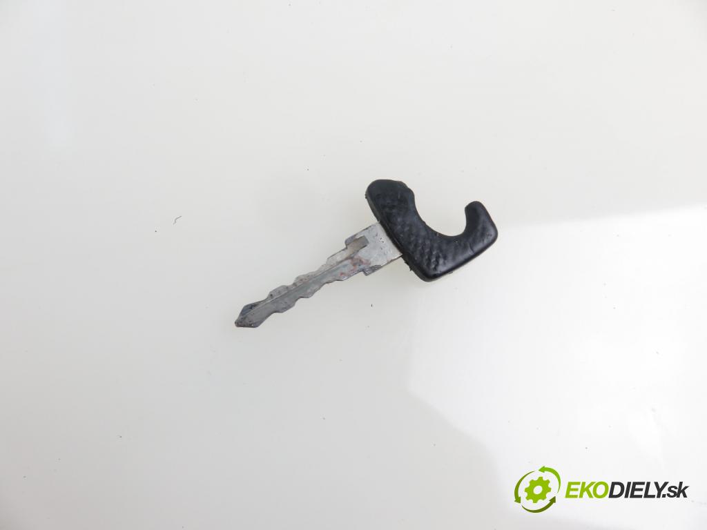 MERCEDES-BENZ SPRINTER 3-t Platforma / Podwozie (903) KABINA/PLATFORMA 1996 58,00 308 D 2.3 79 - OM 601.943 2299,00 spinačka 0005458108 (Spínacie skrinky a kľúče)