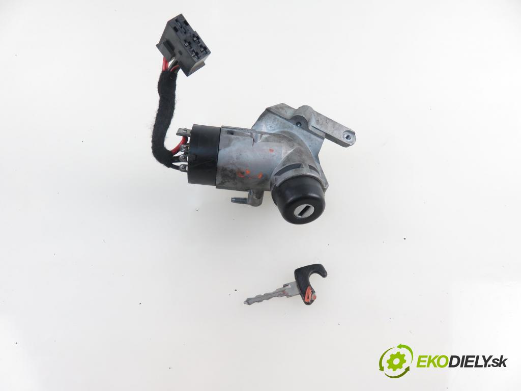 MERCEDES-BENZ SPRINTER 3-t Platforma / Podwozie (903) KABINA/PLATFORMA 1996 58,00 308 D 2.3 79 - OM 601.943 2299,00 spinačka 0005458108 (Spínacie skrinky a kľúče)