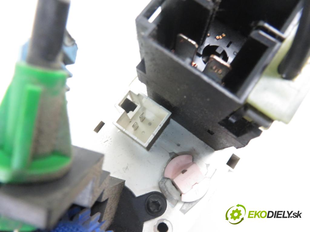 FORD TRANSIT Platforma / Podwozie (FM_ _, FN_ _) KABINA/PLATFORMA 2003 66,00 2.4 DI (F_A_, F_B_, F_C_, F_D_) - D2FA 2402,00 Panel kúrenia YC1H18D451A ; YC1H18K391BC
