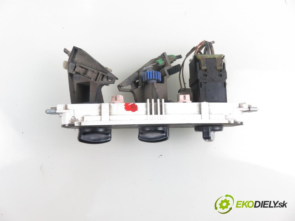 FORD TRANSIT Platforma / Podwozie (FM_ _, FN_ _) KABINA/PLATFORMA 2003 66,00 2.4 DI (F_A_, F_B_, F_C_, F_D_) - D2FA 2402,00 Panel kúrenia YC1H18D451A ; YC1H18K391BC