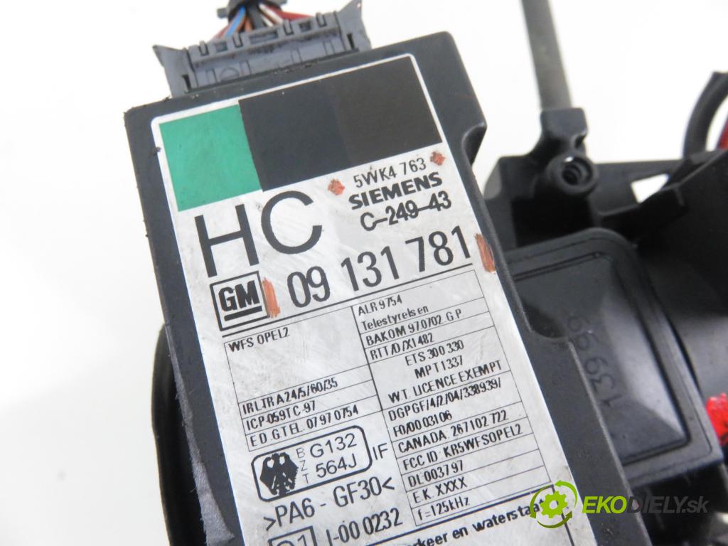 OPEL ASTRA G Kombi (T98) KOMBI 2000 100,00 2.0 16V - X 20 XEV 1998,00 spinačka 09131781 ; 5WK4763 (Spínacia skrinka a kľúč)