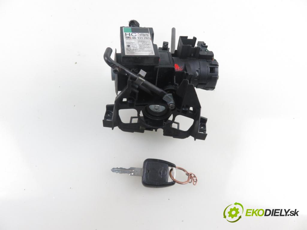 OPEL ASTRA G Kombi (T98) KOMBI 2000 100,00 2.0 16V - X 20 XEV 1998,00 spinačka 09131781 ; 5WK4763 (Spínacia skrinka a kľúč)