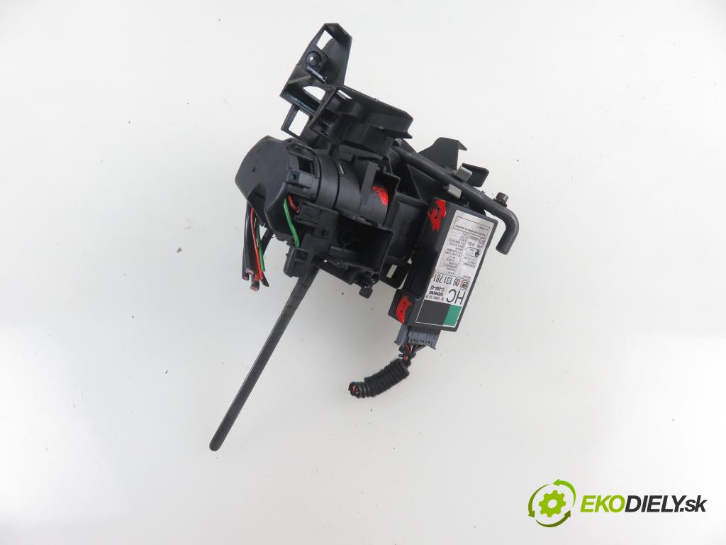 OPEL ASTRA G Kombi (T98) KOMBI 2000 100,00 2.0 16V - X 20 XEV 1998,00 spinačka 09131781 ; 5WK4763 (Spínacia skrinka a kľúč)