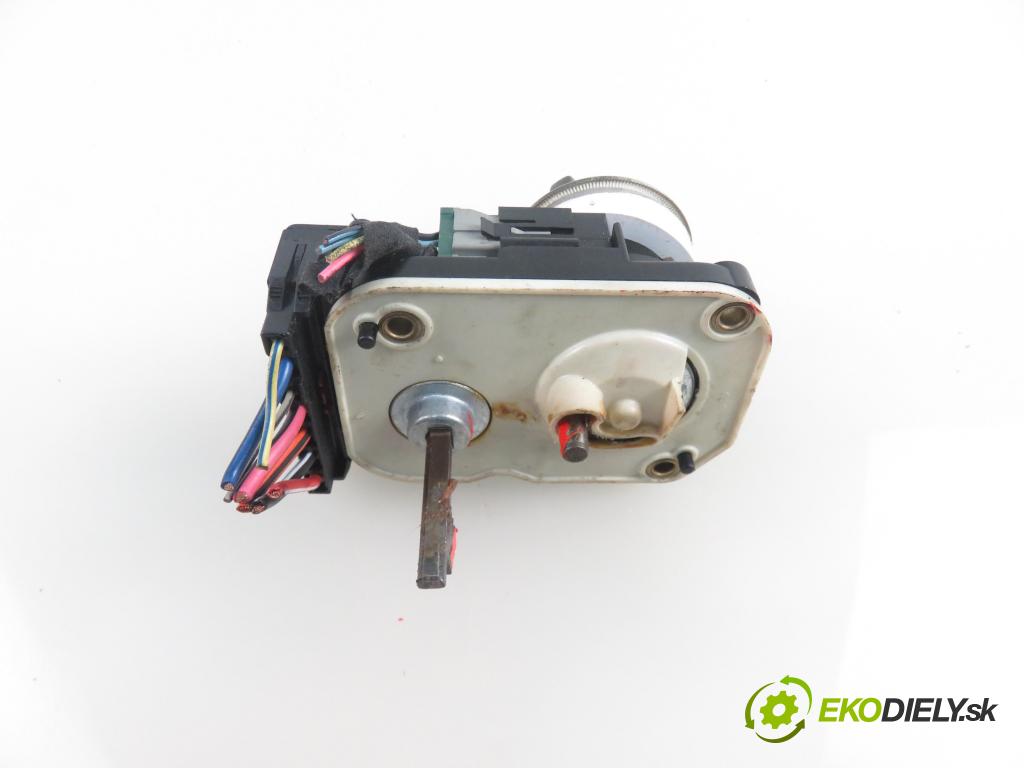 JEEP GRAND CHEROKEE I (ZJ) SUV 1995 0,00 5.2 i 4x4 (ZJ) - ELF 5210,00 spinačka 4326622 (Spínacie skrinky a kľúče)