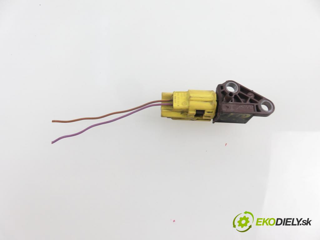 AUDI A6 (4F2, C6) SEDAN 2005 132,00 2.7 TDI 180 - BPP 2698,00 Snímač nárazu 5WK43722 (Snímače nárazu)