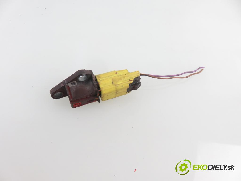 AUDI A6 (4F2, C6) SEDAN 2005 132,00 2.7 TDI 180 - BPP 2698,00 Snímač nárazu 5WK43722 (Snímače nárazu)