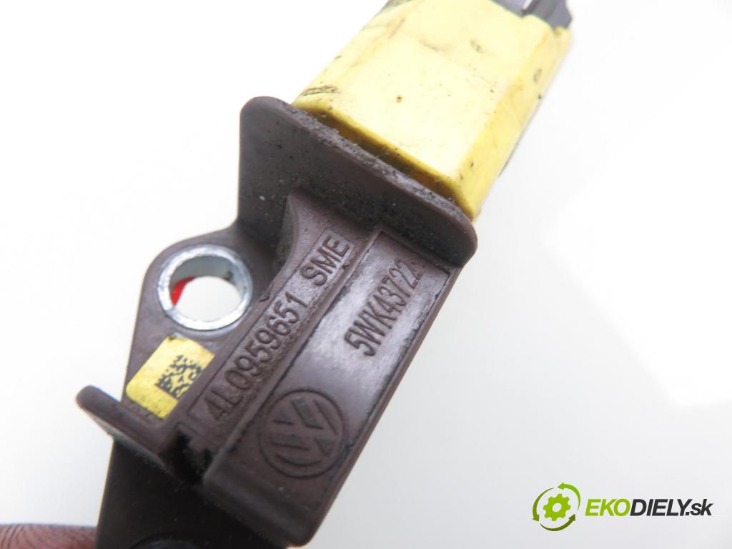 AUDI A6 (4F2, C6) SEDAN 2005 132,00 2.7 TDI 180 - BPP 2698,00 Snímač nárazu 4L0959651 (Snímače nárazu)