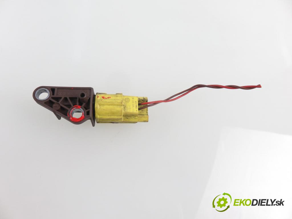 AUDI A6 (4F2, C6) SEDAN 2005 132,00 2.7 TDI 180 - BPP 2698,00 Snímač nárazu 4L0959651 (Snímače nárazu)