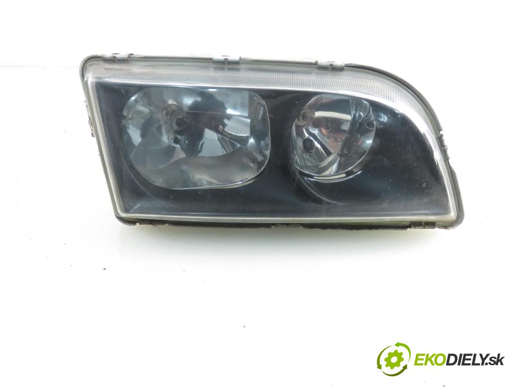 VOLVO V40 Kombi (645) KOMBI 2000 80,00 1.6 - B 4164 S2 1587,00 Svetlo PP