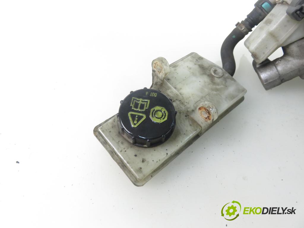 FORD FOCUS II Turnier (DA_, FFS, DS) KOMBI 2005 80,00 1.6 TDCi 109 - G8DE 1560,00 Posilovač 3M512B195AJ ; 03786436044 (Servočerpadlá, pumpy riadenia)