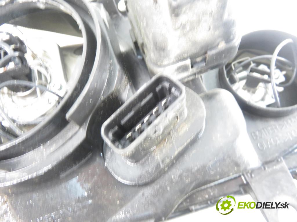 RENAULT MEGANE II (BM0/1_, CM0/1_) HB 2004 72,00 1.4 16V (BM0B, CM0B) - K4J 730 1390,00 Svetlo LP