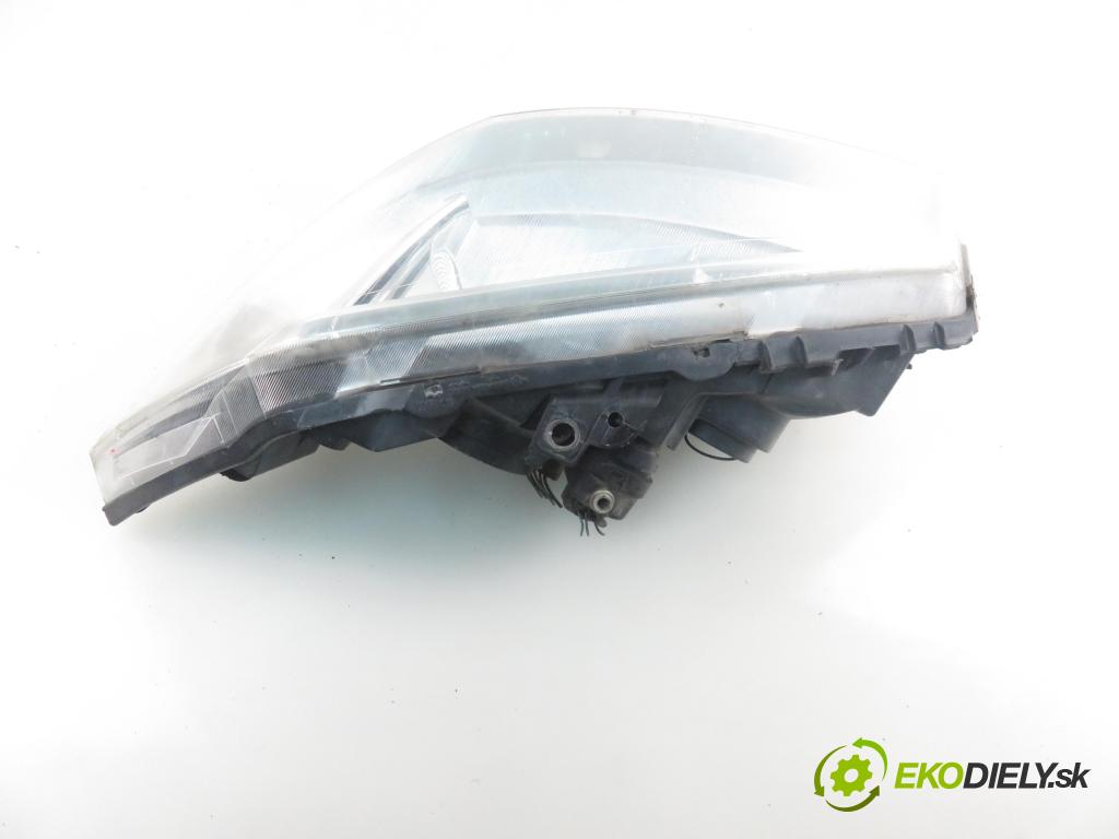 RENAULT MEGANE II (BM0/1_, CM0/1_) HB 2004 72,00 1.4 16V (BM0B, CM0B) - K4J 730 1390,00 Svetlo LP