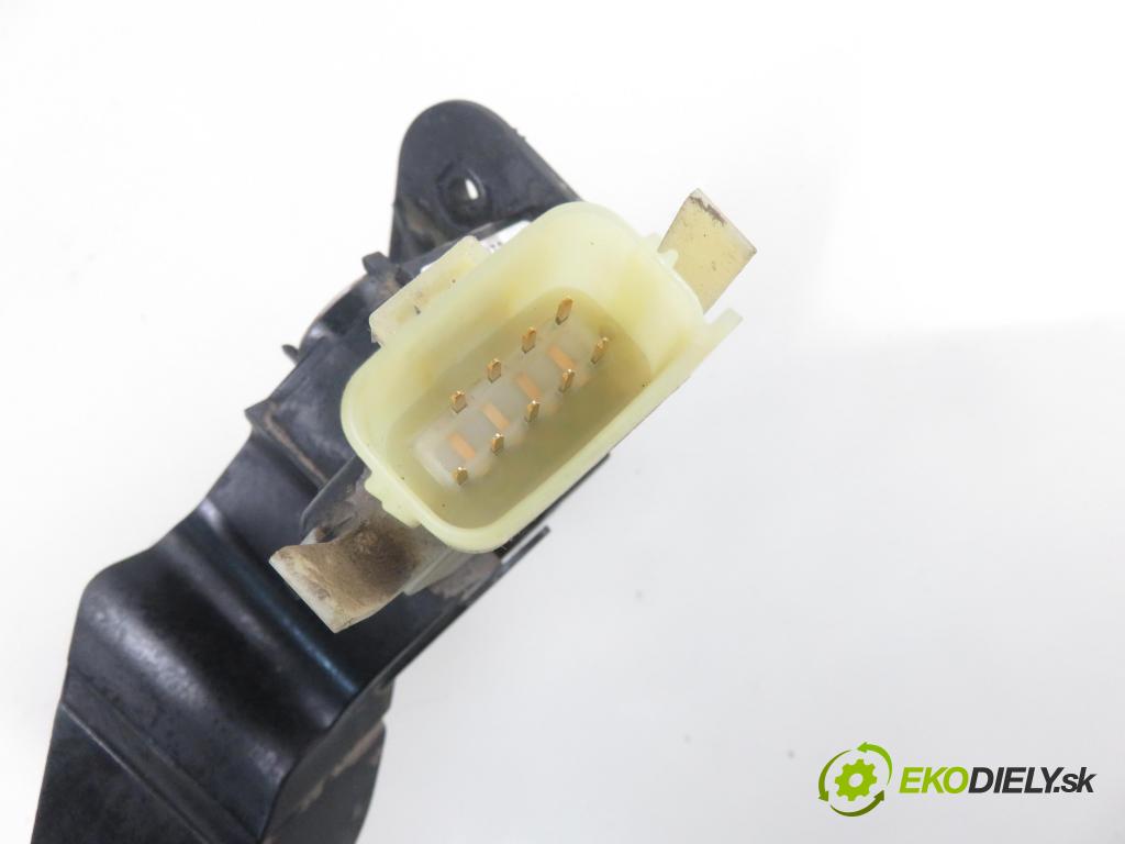 FORD TRANSIT Platforma / Podwozie (FM_ _, FN_ _) KABINA/PLATFORMA 2003 66,00 2.4 DI (F_A_, F_B_, F_C_, F_D_) - D2FA 2402,00 Potenciometer plynu 1C119F836AB (Pedále)