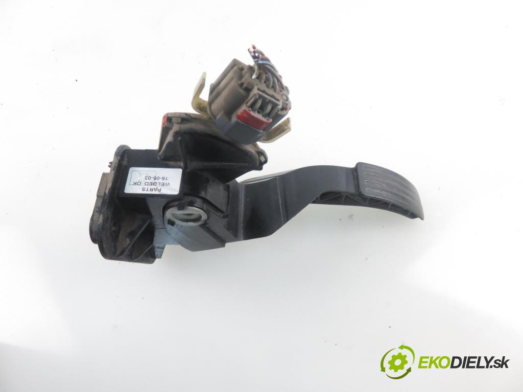 FORD TRANSIT Platforma / Podwozie (FM_ _, FN_ _) KABINA/PLATFORMA 2003 66,00 2.4 DI (F_A_, F_B_, F_C_, F_D_) - D2FA 2402,00 Potenciometer plynu 1C119F836AB (Pedále)