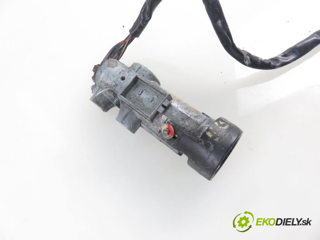 SUBARU IMPREZA Kombi (GF) KOMBI 1996 0,00 2.0 i AWD - EJ20E 1994,00 spinačka  (Spínacie skrinky a kľúče)