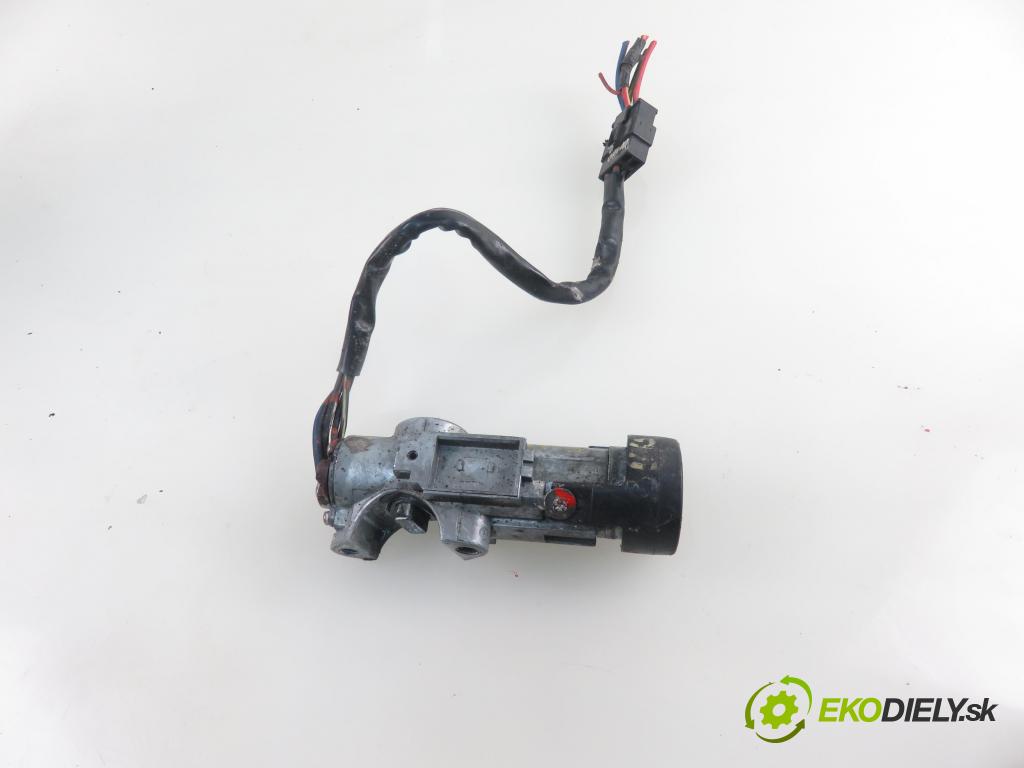 SUBARU IMPREZA Kombi (GF) KOMBI 1996 0,00 2.0 i AWD - EJ20E 1994,00 spinačka  (Spínacie skrinky a kľúče)