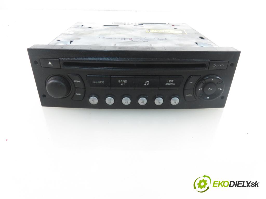 CITROEN C4 I (LC_) HB 2005 65,00 1.4 16V 88 - KFU 1360,00 RADIO CD 