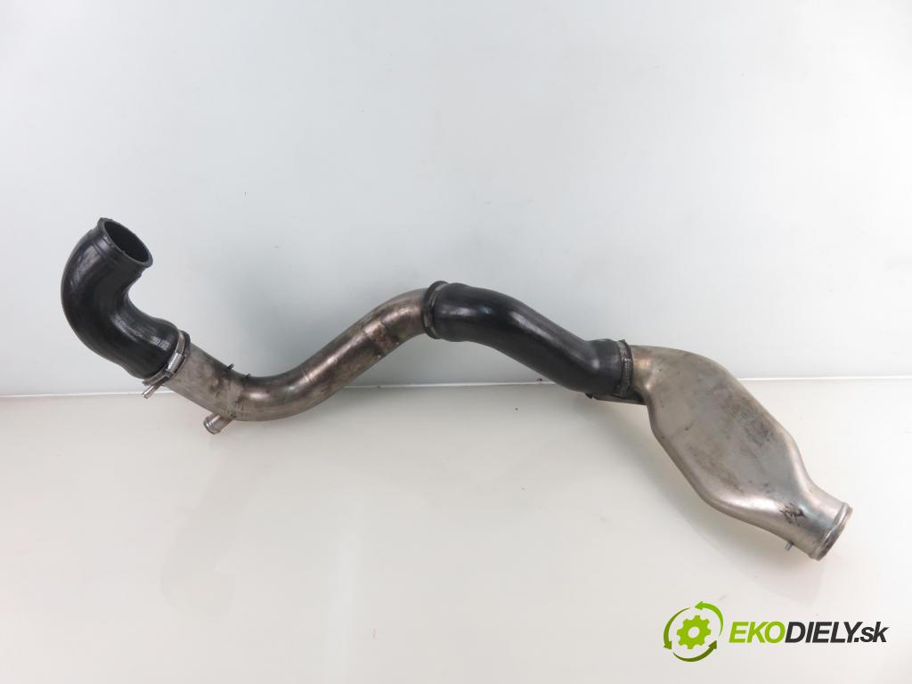 AUDI TT (8N3) COUPE 1998 132,00 1.8 T - AJQ 1781,00 Rúra intercoolera turba 06A145894C ; 06A145790