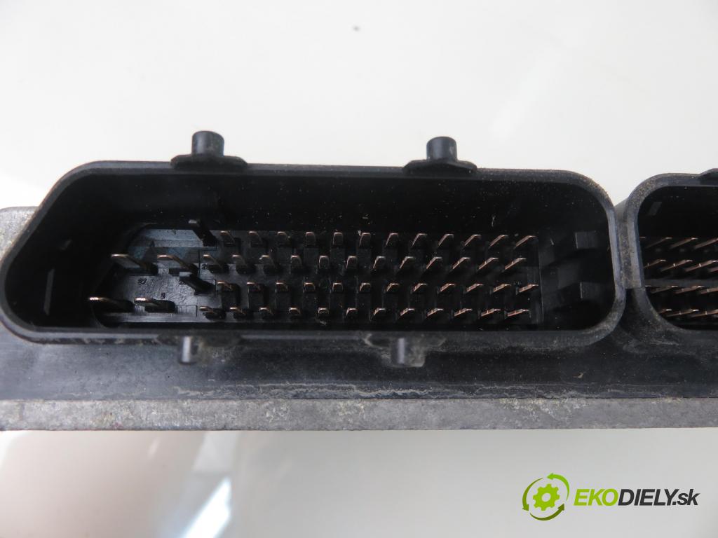 AUDI A3 (8L1) HB 1997 74,00 1.6 - AKL 1595,00 Riadiaca jednotka Motor 06A906019D ; 5WP4193