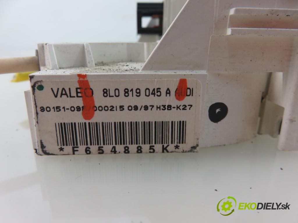 AUDI A3 (8L1) HB 1997 74,00 1.6 - AKL 1595,00 Panel kúrenia 8L0819045A