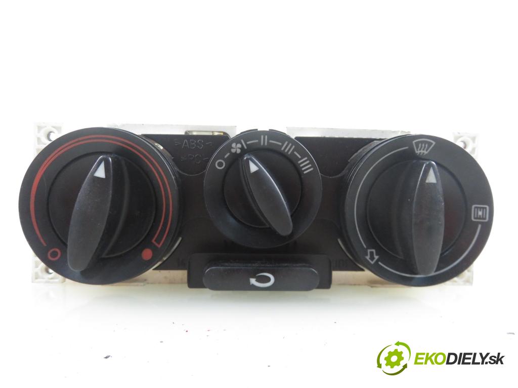 AUDI A3 (8L1) HB 1997 74,00 1.6 - AKL 1595,00 Panel kúrenia 8L0819045A
