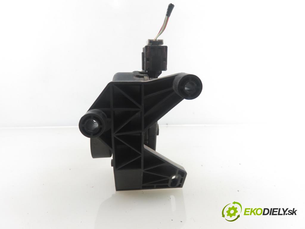 OPEL MERIVA A nadwozie wielkoprzestrzenne (MPV) (X03) MINIVAN 2005 74,00 1.6 16V - Z 16 XE 1598,00 Potenciometer plynu 93335443DA (Potenciometer plynového pedálu)