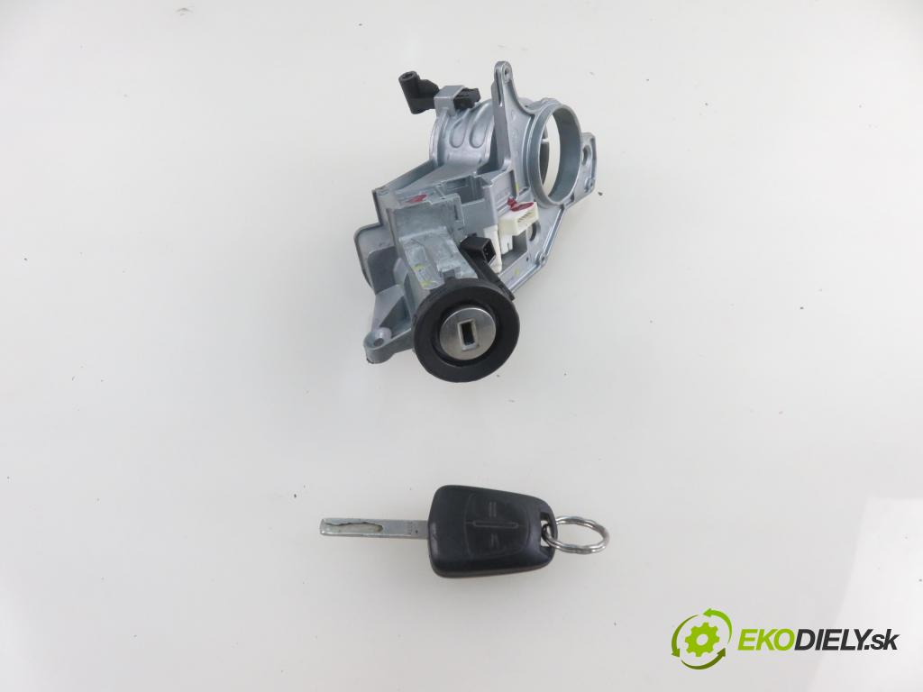 OPEL ZAFIRA B (A05) MINIVAN 2006 88,00 1.9 CDTI 8V 120 - Z 19 DT 1910,00 spinačka 2421430 ; N0501881 ; N0501882 (Spínacie skrinky a kľúče)