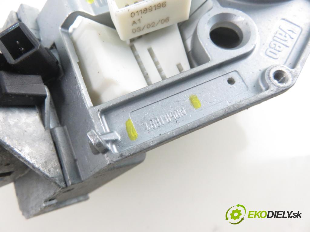 OPEL ZAFIRA B (A05) MINIVAN 2006 88,00 1.9 CDTI 8V 120 - Z 19 DT 1910,00 spinačka 2421430 ; N0501881 ; N0501882 (Spínacie skrinky a kľúče)