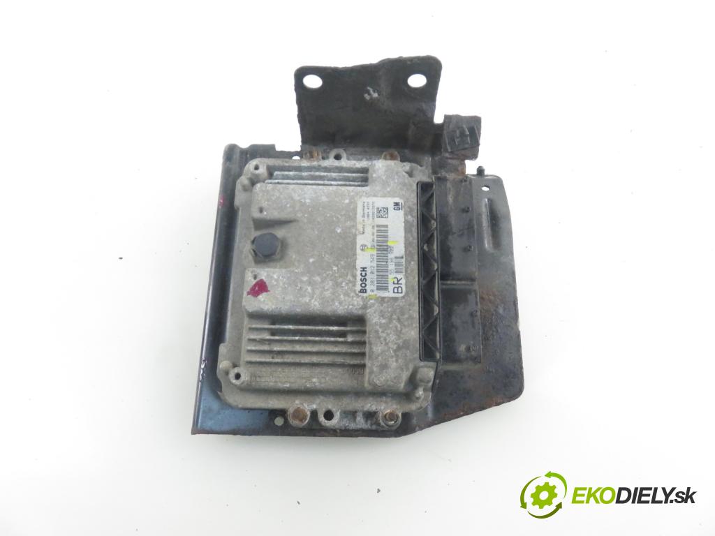 OPEL ZAFIRA B (A05) MINIVAN 2006 88,00 1.9 CDTI 8V 120 - Z 19 DT 1910,00 Riadiaca jednotka Motor 55198922 ; 0281012549 ; 55198922BR