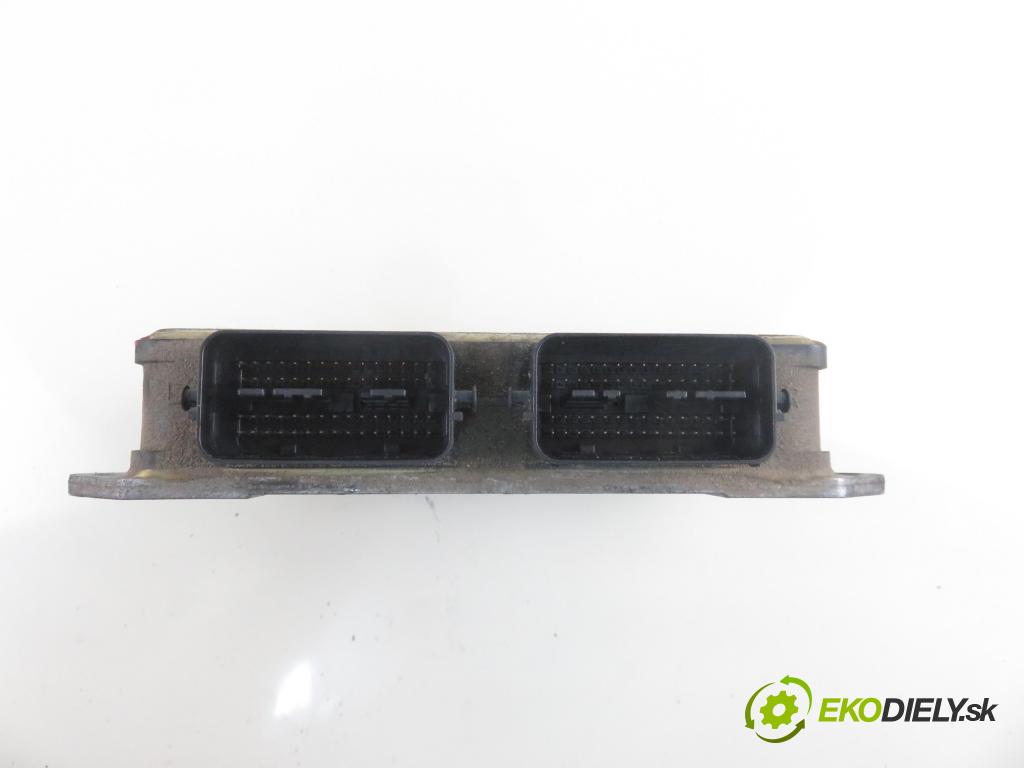 MAZDA 5 (CR19) MINIVAN 2005 107,00 2 - LFF7 1999,00 Riadiaca jednotka Motor E6T53975H1 ; LFD718881C