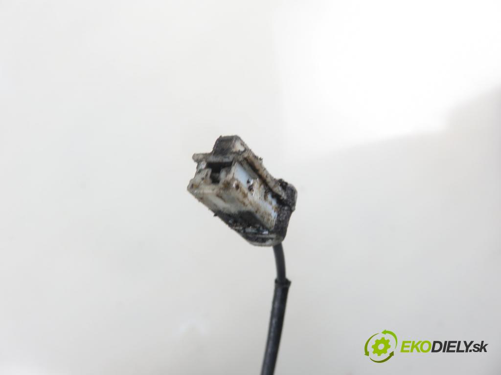 MAZDA 5 (CR19) MINIVAN 2005 107,00 2 - LFF7 1999,00 KOMPRESOR: klimatizácie  (Kompresory klimatizácie)