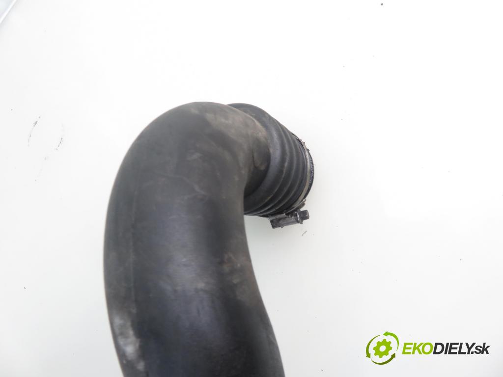 RENAULT MASTER II Autobus (JD) BUS 2006 0,00 2.5 dCi 100 (JDCV) - G9U 754 2464,00 Rúra intercoolera turba 8200582483