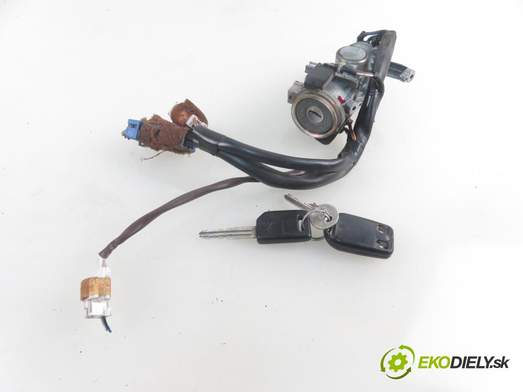 MITSUBISHI PAJERO SPORT I (K7_, K9_) SUV 1999 73,00 2.5 TD (K94W) 99 - 4D56 T 2477,00 spinačka  (Spínacie skrinky a kľúče)