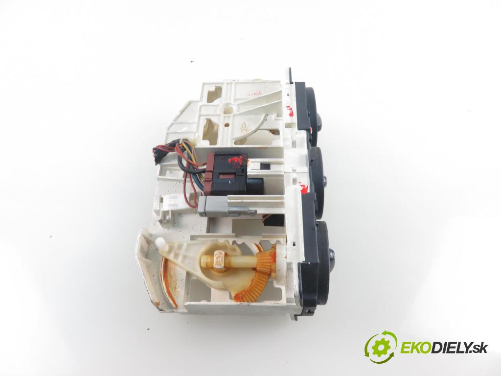 HONDA CIVIC VII Hatchback (EU, EP, EV) HB 2003 74,00 1.7 CTDi 101 - 4EE-2 (Isuzu) 1686,00 Panel kúrenia KLIMATIZACE: 3P26030700