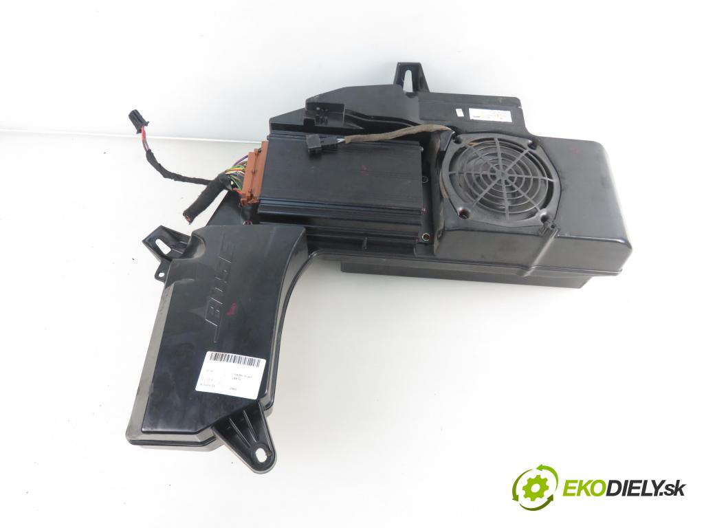 AUDI A4 Avant (8E5, B6) KOMBI 2002 96,00 2 - ALT 1984,00 subwoofer 8E9035382A (Audio zariadenia)