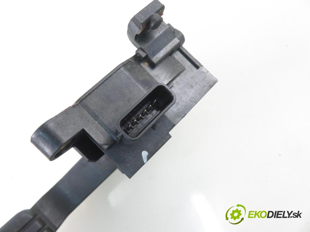 RENAULT SCENIC III (JZ0/1_) MINIVAN 2010 103,00 2.0 16V (JZ0G, JZ0P, JZ1E, JZ1P) - M4R 713 1997,00 Potenciometer plynu 180020024R (Pedále)