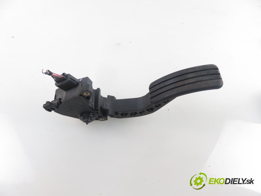 RENAULT SCENIC III (JZ0/1_) MINIVAN 2010 103,00 2.0 16V (JZ0G, JZ0P, JZ1E, JZ1P) - M4R 713 1997,00 Potenciometer plynu 180020024R (Pedále)