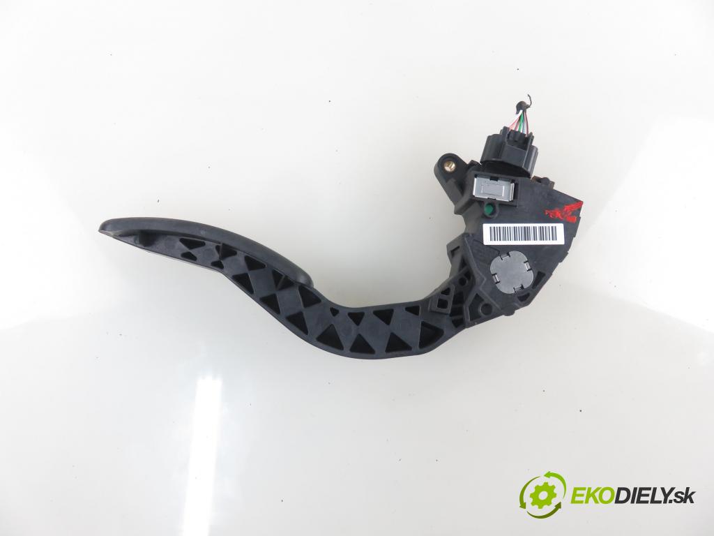 RENAULT SCENIC III (JZ0/1_) MINIVAN 2010 103,00 2.0 16V (JZ0G, JZ0P, JZ1E, JZ1P) - M4R 713 1997,00 Potenciometer plynu 180020024R (Pedále)