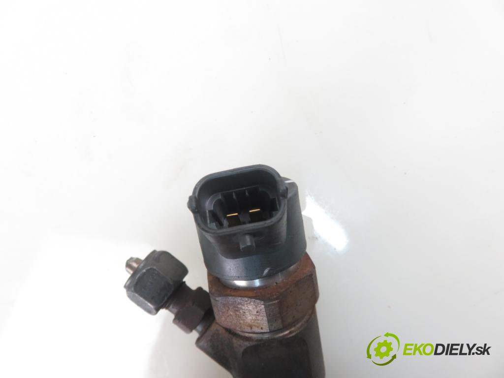 NISSAN PRIMERA (P12) LIFTBACK 2005 85,00 1.9 dCi - F9Q 1870,00 vstřikovač 8200100272 ; 0445110110B (Vstřikovače)