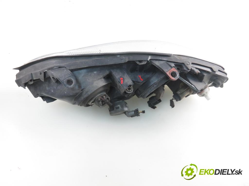 OPEL ASTRA G Kombi (T98) KOMBI 2000 74,00 1.6 16V - Z 16 XE 1598,00 světlo PP