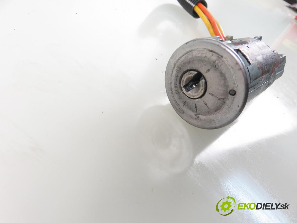 RENAULT SCENIC I (JA0/1_) MINIVAN 1999 72,00 1.9 dTi 98 - F9Q 736 1870,00 spinačka  (Spínacie skrinky a kľúče)