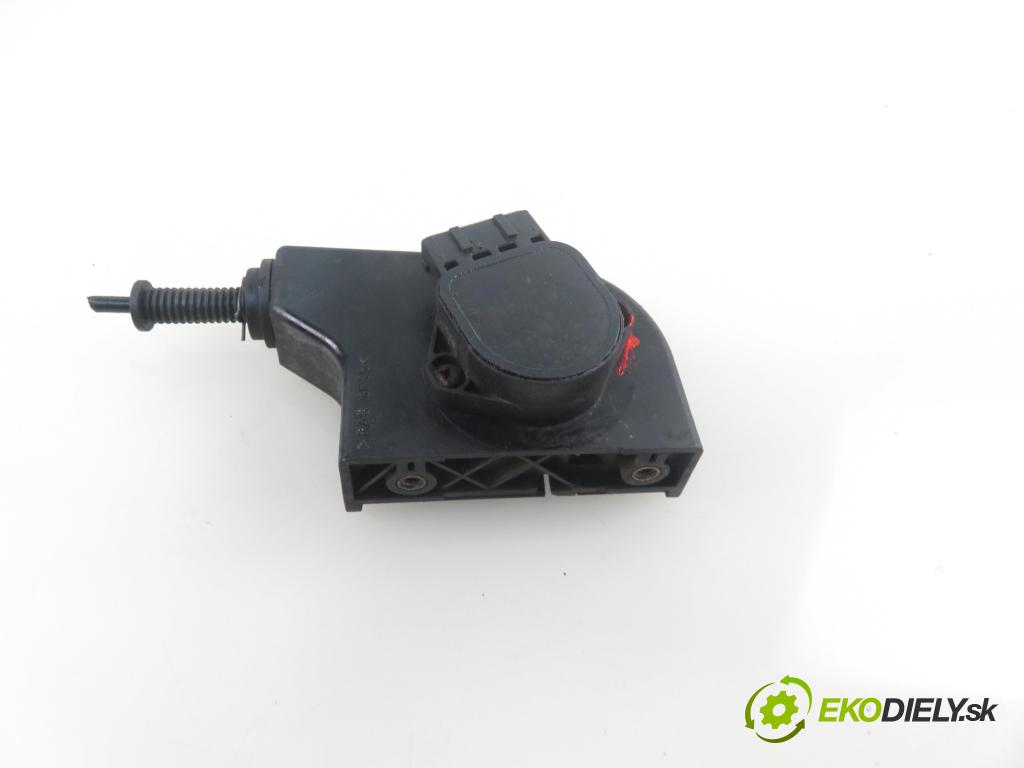 RENAULT SCENIC I (JA0/1_) MINIVAN 1999 72,00 1.9 dTi 98 - F9Q 736 1870,00 Potenciometer plynu 7700431916 (Pedále)