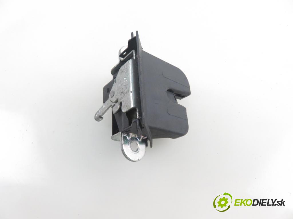 SEAT IBIZA IV (6J5, 6P1) HB 2009 59,00 1.4 TDI - BMS 1422,00 zámok dveří kufr EL. 6J3827505