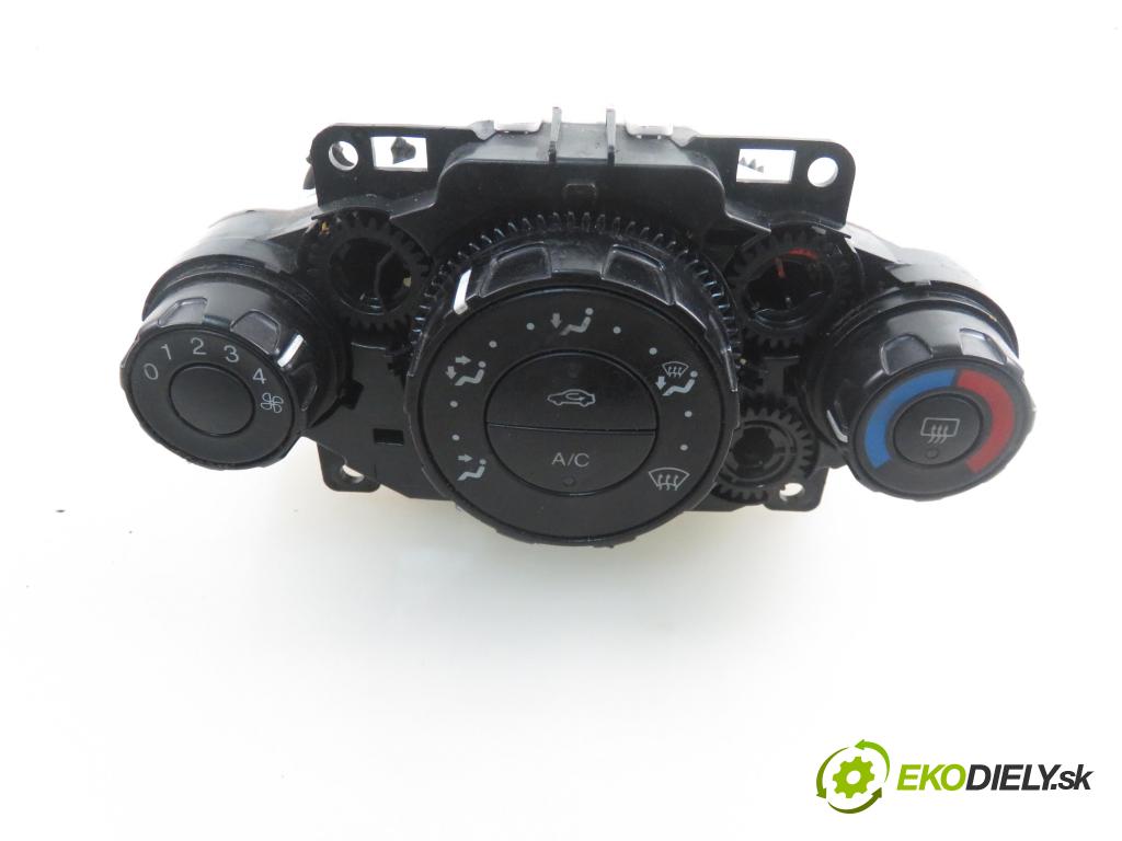 FORD FIESTA VI (CB1,CCN) HB 2009 50,00 1.4 TDCi 68 8V - F6JD 1399,00 Panel kúrenia KLIMATIZACE:
