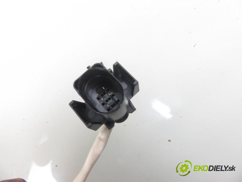 AUDI A4 (8D2, B5) SEDAN 1998 81,00 1.9 TDI 110 - AFN 1896,00 Potenciometer plynu 0281002286 ; 028907475AJ (Pedále)