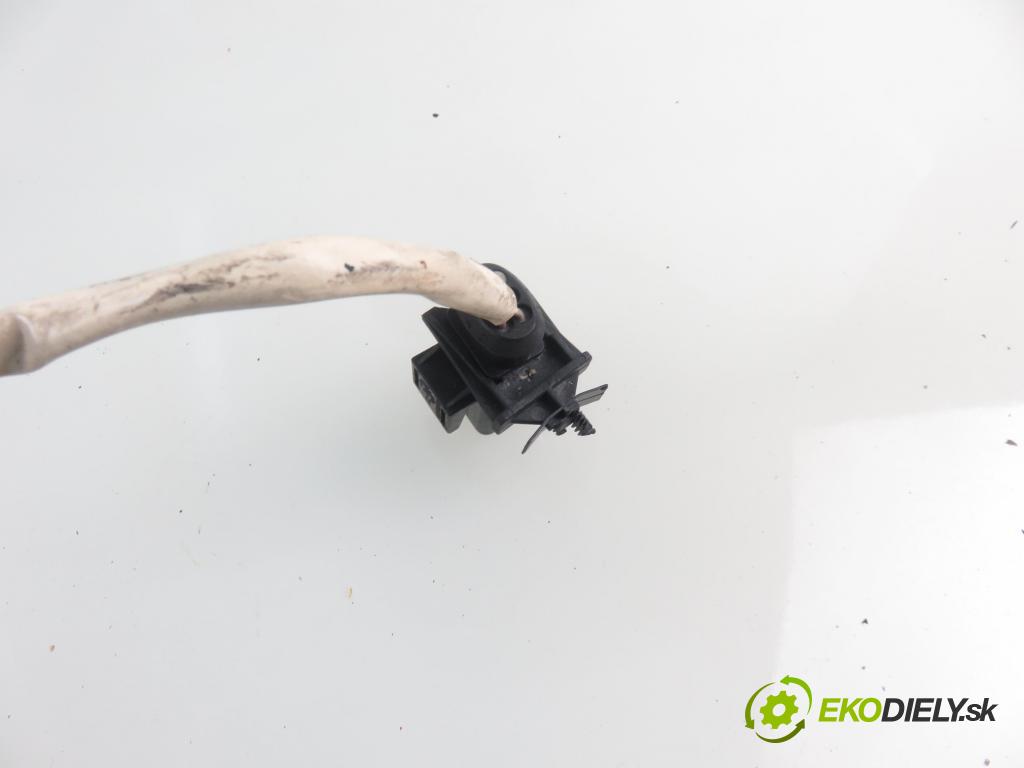 AUDI A4 (8D2, B5) SEDAN 1998 81,00 1.9 TDI 110 - AFN 1896,00 Potenciometer plynu 0281002286 ; 028907475AJ (Pedále)